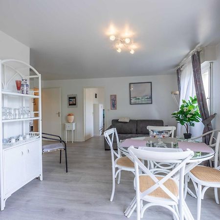 Apartment With Parking And Balcony Near The Beach โดวีลล์ ภายนอก รูปภาพ