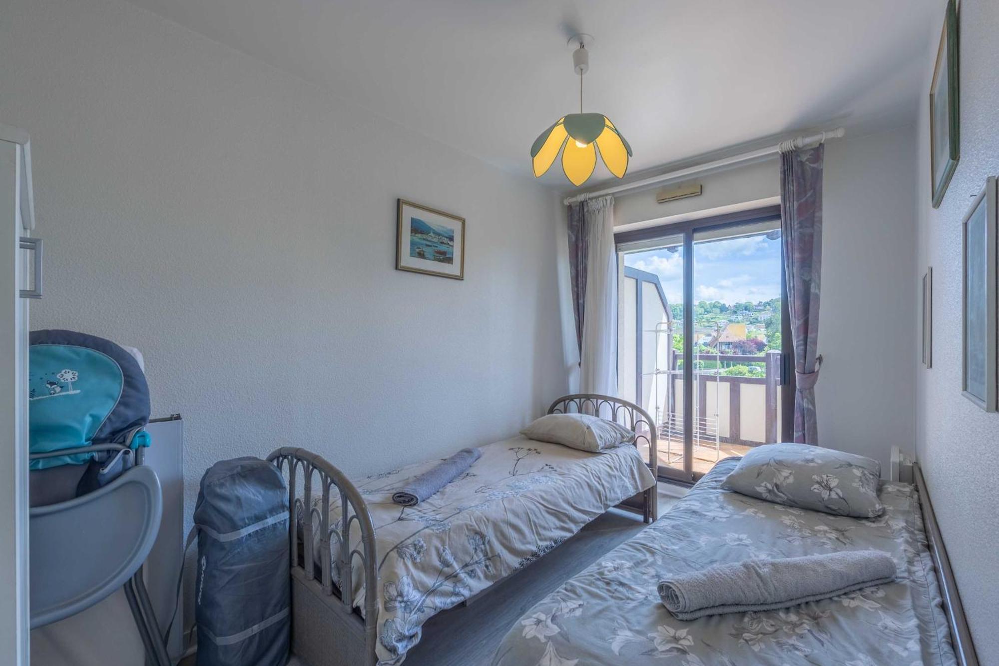 Apartment With Parking And Balcony Near The Beach โดวีลล์ ภายนอก รูปภาพ